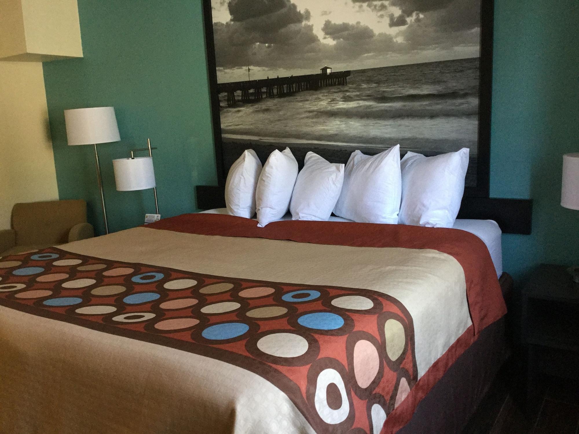 Hotel Super 8 By Wyndham Clearwater/St. Petersburg Airport Zewnętrze zdjęcie