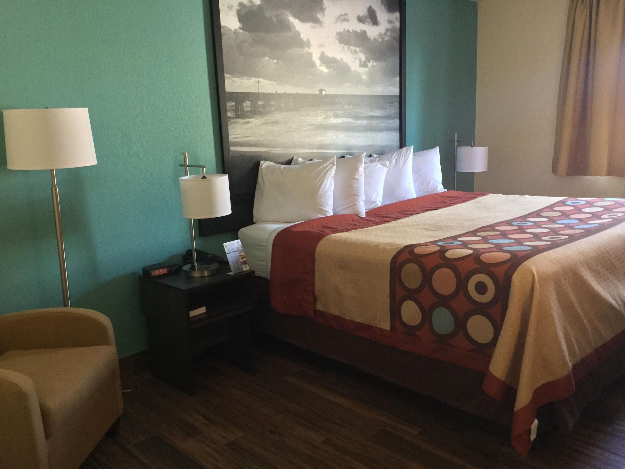 Hotel Super 8 By Wyndham Clearwater/St. Petersburg Airport Zewnętrze zdjęcie